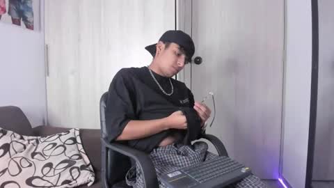 Snapshot of the_weed_guys chatting on September 28, 5:38 am Danny online show from September 28, 5:38 am