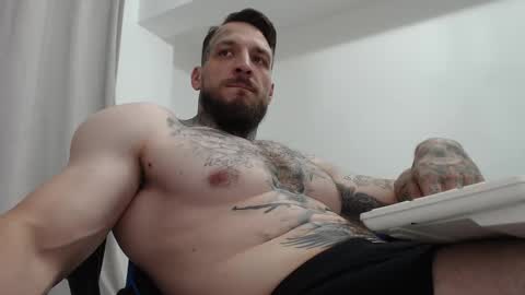 Snapshot of thebestmuscles chatting on September 12, 9:06 pm John online show from September 12, 9:06 pm