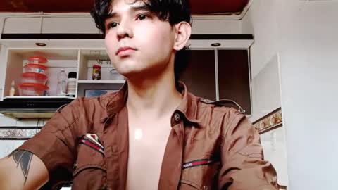 thebluesky_18 online show from October 7, 8:49 pm