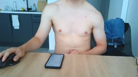 thecuteguy144949 online show from June 6, 10:32 am