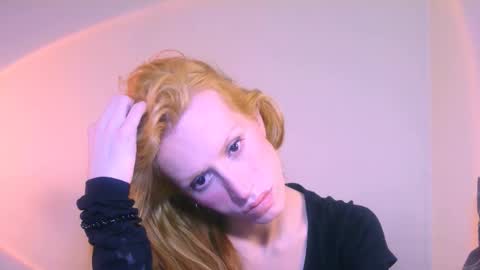 Yolanda online show from December 18, 4:57 pm