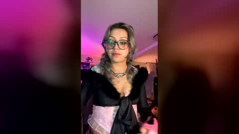 KIng Venus online show from February 28, 3:21 am