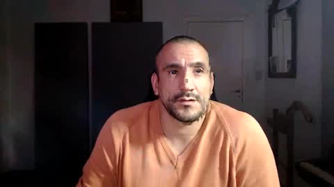 Snapshot of thekingofpains chatting on October 21, 2:16 am KINGOFPAINS online show from October 21, 2:16 am