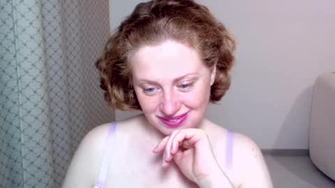 Snapshot of theladysblush chatting on October 24, 5:19 am Ella online show from October 24, 5:19 am