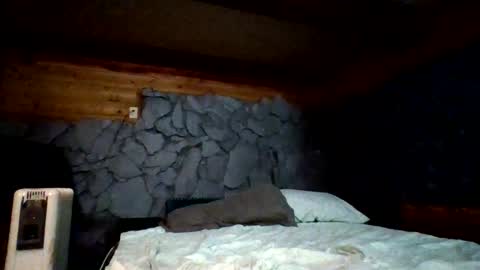 lovecreep online show from April 16, 4:56 am