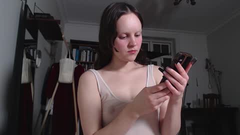 Maddi...   online show from February 9, 8:22 pm