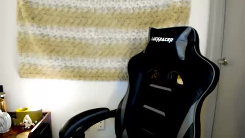 themelrose online show from September 18, 7:51 pm