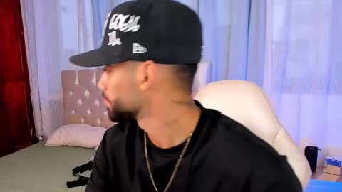 Snapshot of theo_sky1 chatting on September 12, 8:00 pm theo_sky1 online show from September 12, 8:00 pm