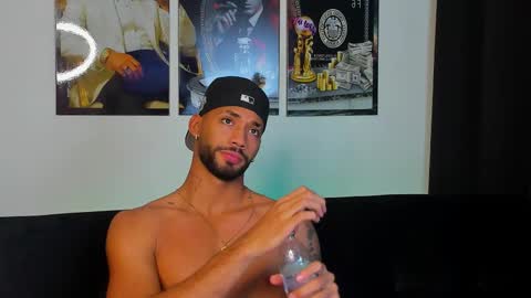 Snapshot of theo_sky1 chatting on October 6, 9:10 pm theo_sky1 online show from October 6, 9:10 pm