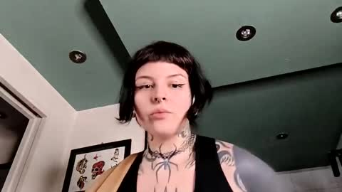 therealcloe online show from June 10, 7:46 pm