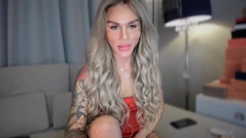 Queen Kylie online show from March 2, 1:37 am