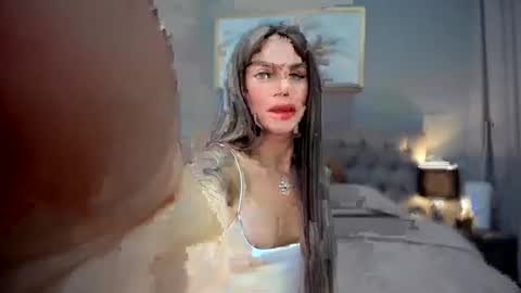 Queen Kylie online show from February 9, 9:05 am