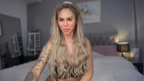 Queen Kylie online show from February 25, 4:57 am