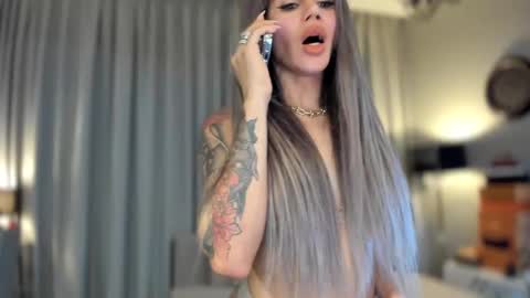 Queen Kylie online show from February 1, 6:21 am