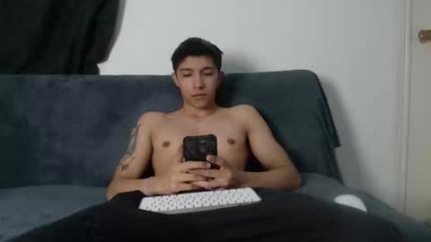 Snapshot of thesaint_xxx chatting on October 27, 4:34 am thesaint_xxx online show from October 27, 4:34 am