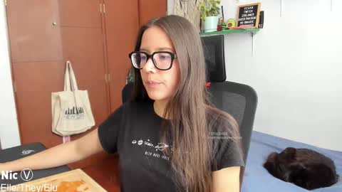 Nicole online show from October 17, 3:38 pm