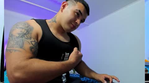 Snapshot of thiago_cp01 chatting on October 10, 5:13 am Thiago online show from October 10, 5:13 am