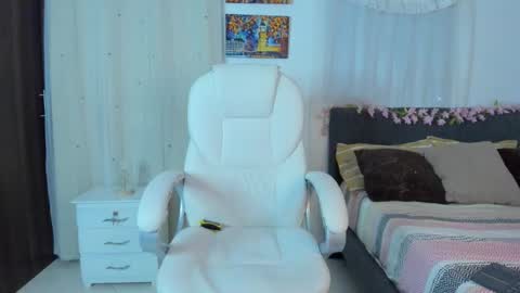 Manuel online show from November 25, 2:32 am