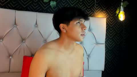 Snapshot of thiago_kozak chatting on October 6, 11:39 am thiago online show from October 6, 11:39 am