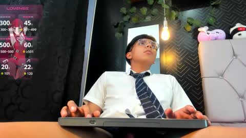Snapshot of thiago_kozak chatting on September 25, 4:03 pm thiago online show from September 25, 4:03 pm