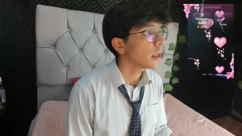 Snapshot of thiago_kozak chatting on October 14, 1:03 pm thiago online show from October 14, 1:03 pm