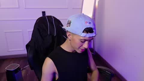 thiago_n_sam online show from October 6, 7:59 am