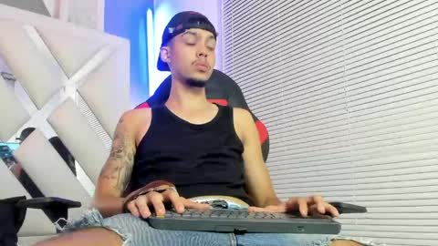 Thiago online show from June 3, 7:52 pm