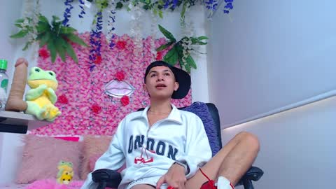 thiago rincon online show from April 1, 6:27 pm