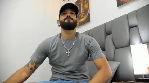 Thia Gomez online show from March 3, 7:10 pm