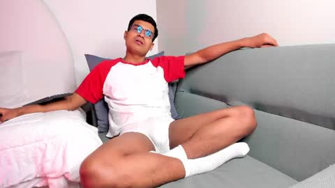 thiagovega_ online show from July 8, 7:34 am
