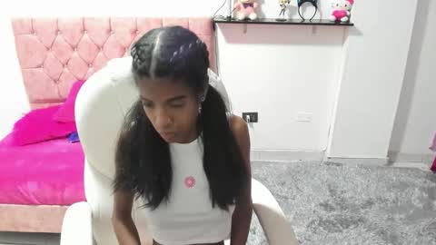 thianahorny online show from November 18, 9:34 am