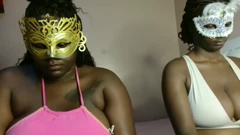 thick_godess online show from November 7, 10:45 pm