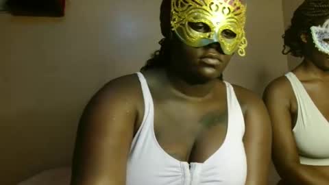 thick_godess online show from November 8, 11:08 pm