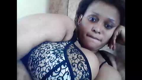thicky_sandra online show from April 4, 1:07 pm