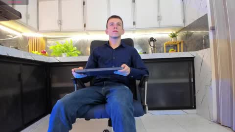 Thiago online show from June 3, 1:19 am
