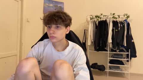 Thomas Hill online show from January 31, 9:45 pm