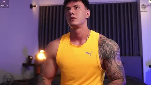 Thomas Falcon online show from October 16, 2:44 am