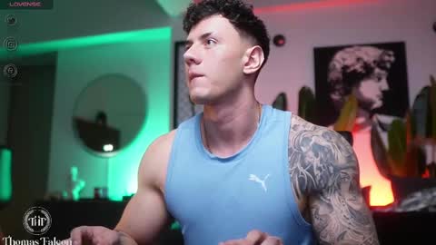 Thomas Falcon online show from March 5, 2:03 am