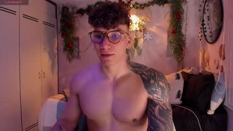 Thomas Grey online show from December 23, 12:39 am