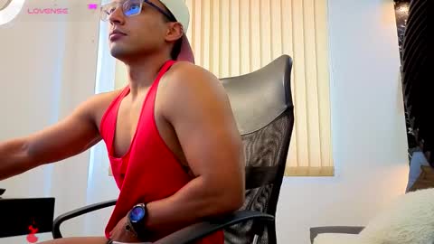  T H O M A S online show from December 2, 1:09 pm