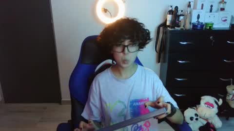 Snapshot of thomascooper_cams chatting on September 24, 1:34 am VALERIA online show from September 24, 1:34 am