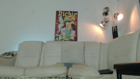 thomasjons online show from April 13, 3:11 am