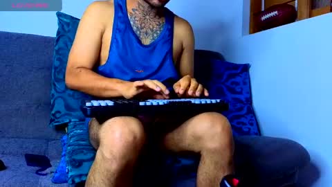 thomas  smith online show from May 12, 10:24 am