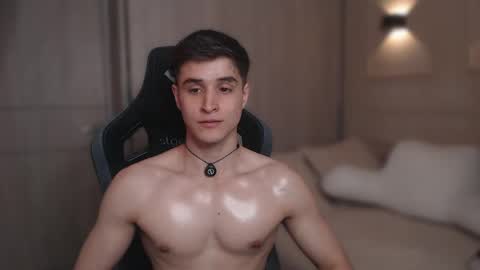 Thom Klein online show from April 16, 8:09 pm