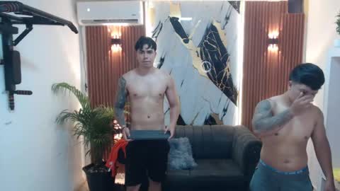 thomson_hot01 online show from May 16, 6:06 pm