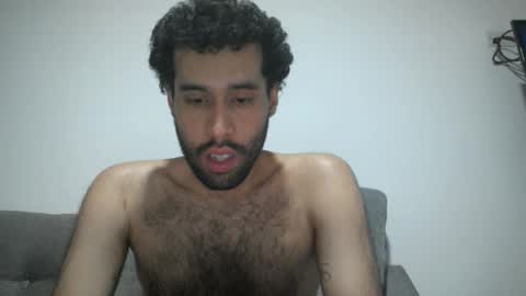 Snapshot of throwawayyourgun chatting on February 4, 5:01 pm Luka online show from February 4, 5:01 pm