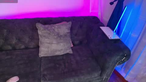 tiana_rosse_ online show from April 11, 11:58 am