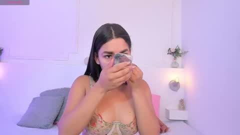 tianaglow4 online show from February 12, 9:35 am