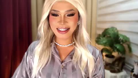 Sam online show from February 6, 6:43 pm