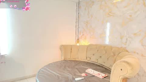 Tifani brown online show from February 6, 12:30 pm